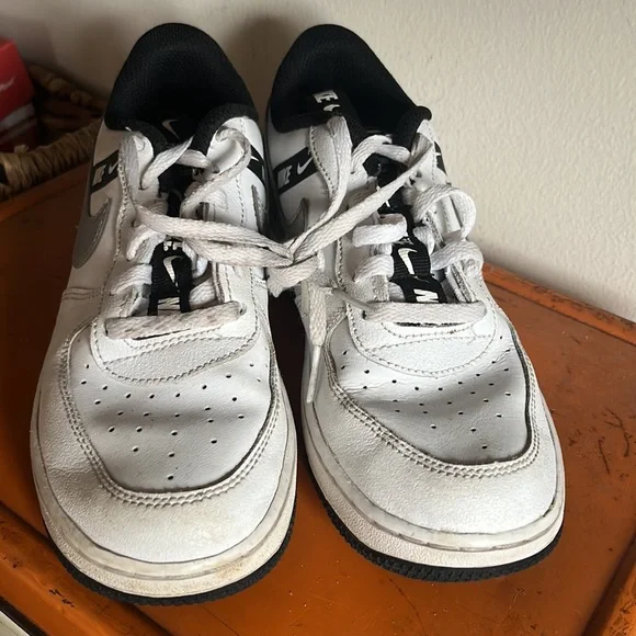 Kids Air force shoes. Size 3. Gently worn. - Picture 4 of 4